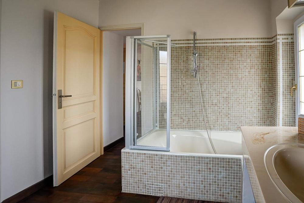 La Chaumiere, Demeure D'Hotes Lauris Exterior photo